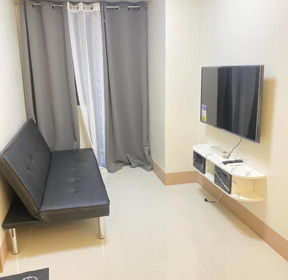 1 Bedroom Apartment with Balcony, Jejo Suite Home Shore 3 Residences Staycation