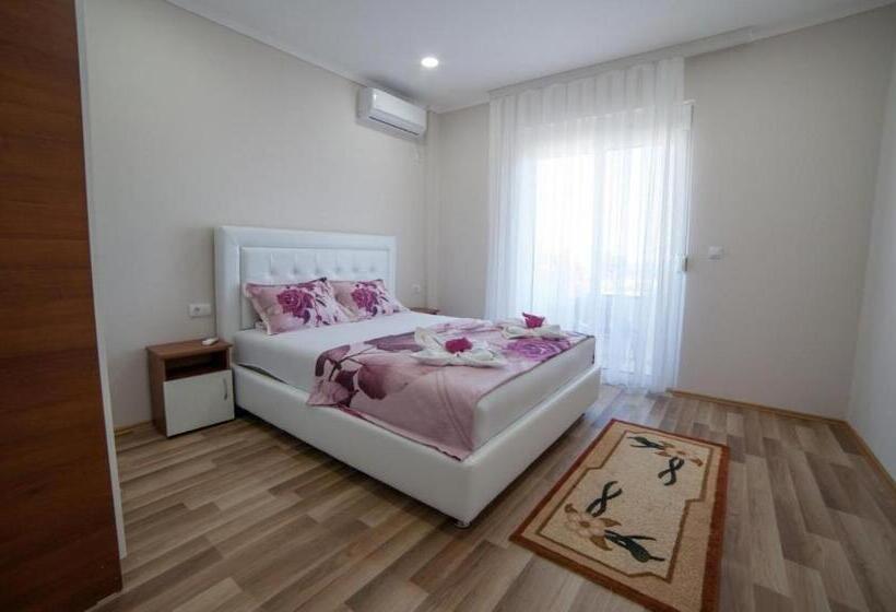 اتاق لوکس, L&i Villa
