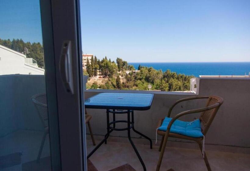 اتاق لوکس, L&i Villa