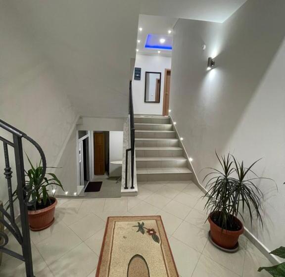اتاق لوکس, L&i Villa