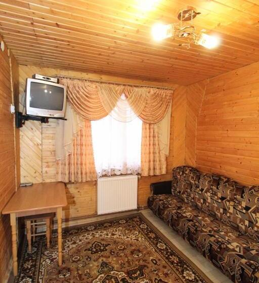 اتاق استاندارد سه تخته با سرویس بهداشتی مشترک, садиба Svitlana
