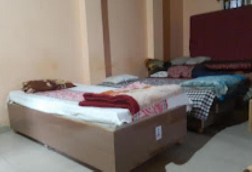 اتاق استاندارد سه نفره, Thakur Jii Bhopal