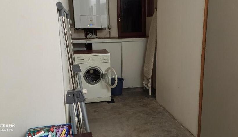 Номер Стандарт Трехместный, Etablissement Commun Avec Chambre Privé Tranquille Avec Jardin A 10 Min A Pied De La Gare De Fleury