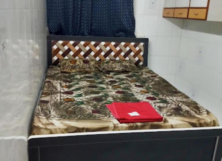 اتاق سوپریور با تخت بزرگ, Shyamal Rajkot