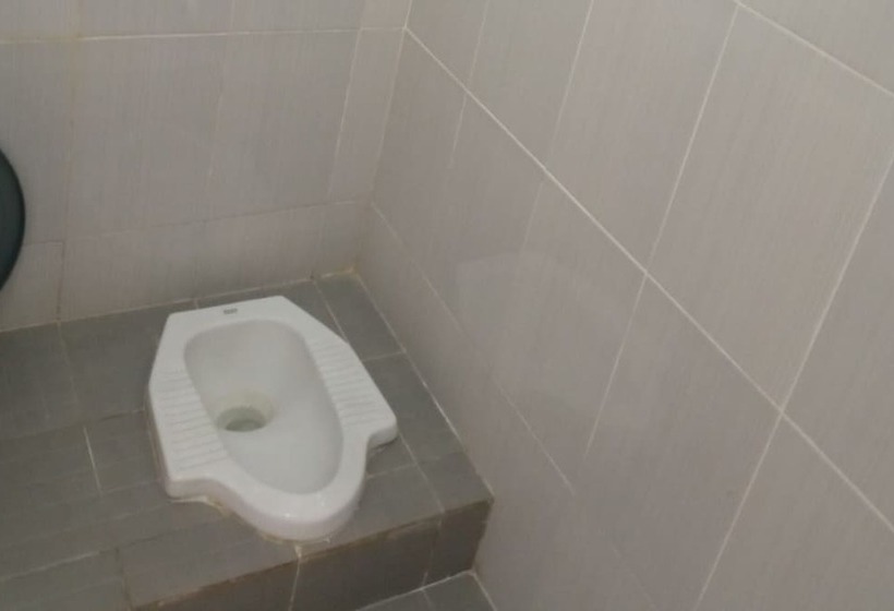 Номер Basic, Spot On 93378 Lona Guest House Syariah