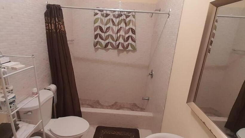 اتاق اکونومی, Guest Suite In Old Harbour