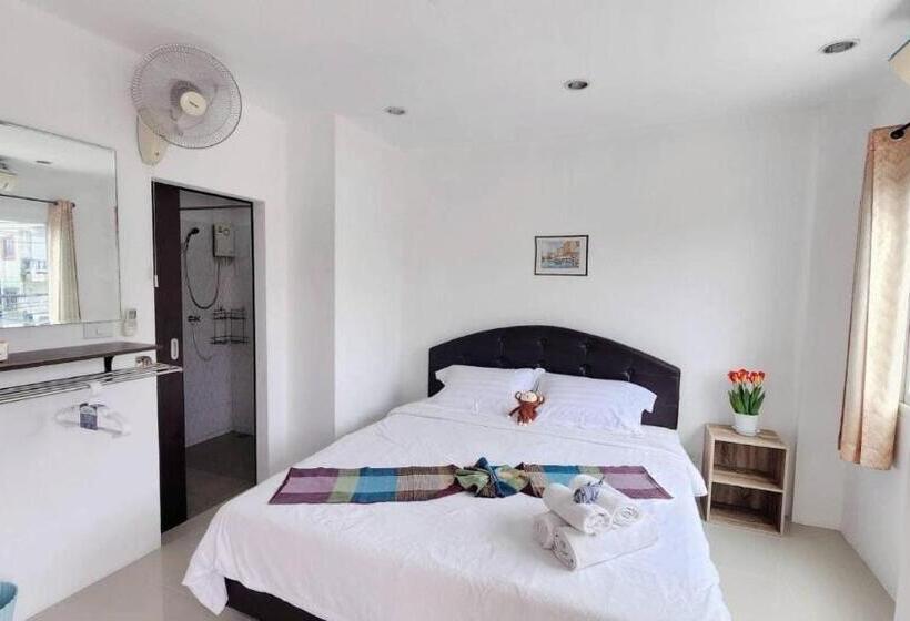 חדר דלוקס יחיד, The Rich Patong