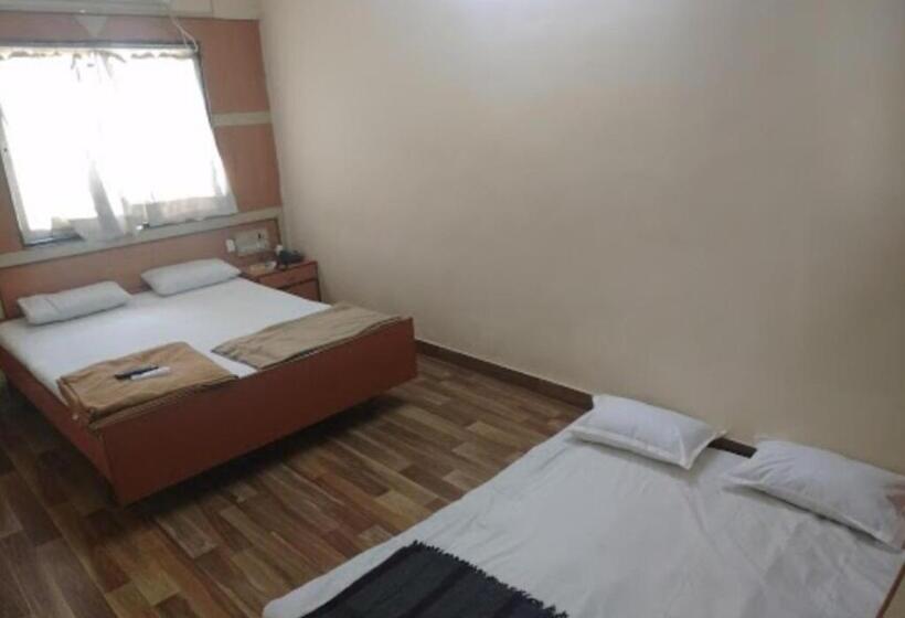 Номер Deluxe, Sangram Palace Shirur