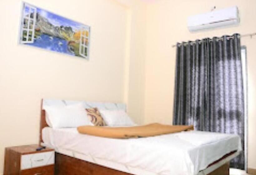 豪华房间, Nanashri Guest House & Restaurants Pimpalgaon