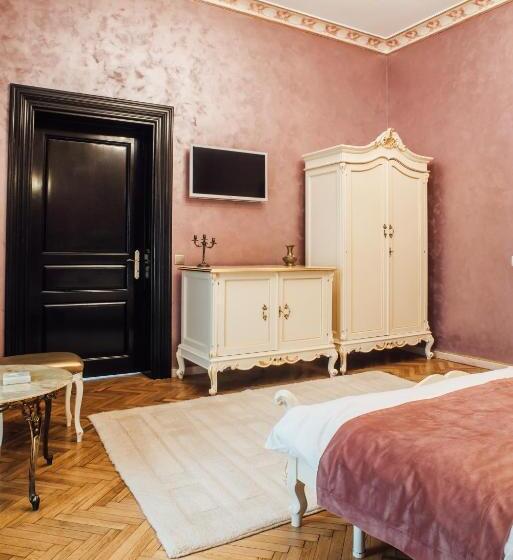 اتاق لوکس, Veritas Boutique Vila
