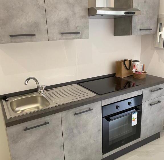 سوئیت جونیور خانوادگی, B&b Kemare Suites