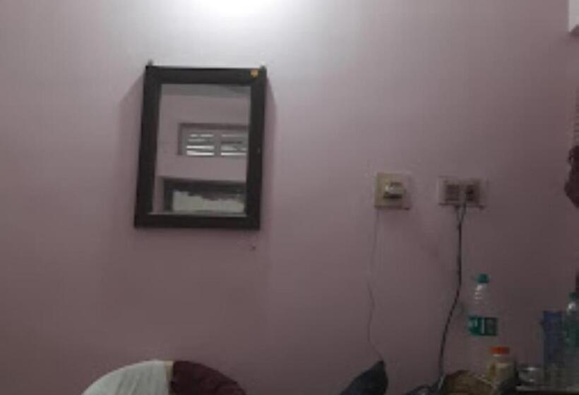 Номер Deluxe, Adarsh Patna
