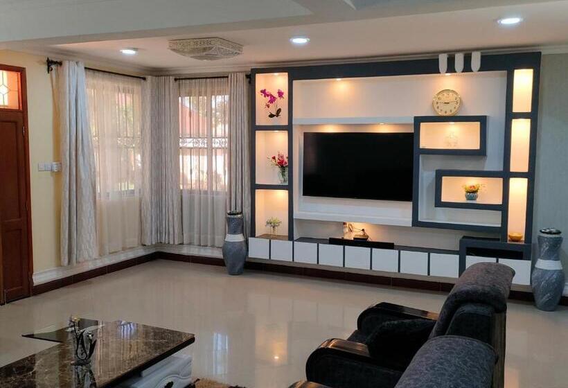 اتاق استاندارد, Keeney House At St. Gabriel S