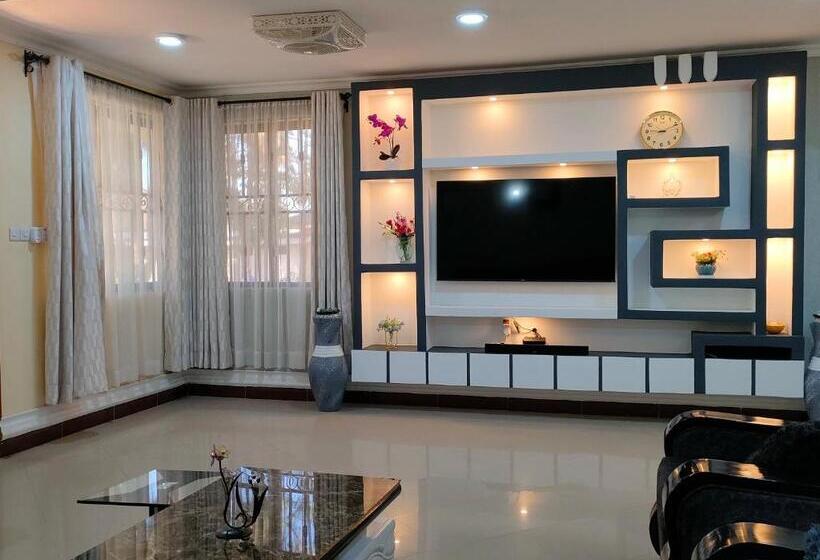 اتاق استاندارد, Keeney House At St. Gabriel S