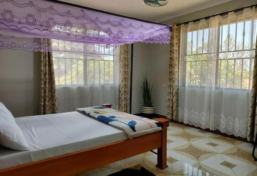 اتاق استاندارد, Keeney House At St. Gabriel S