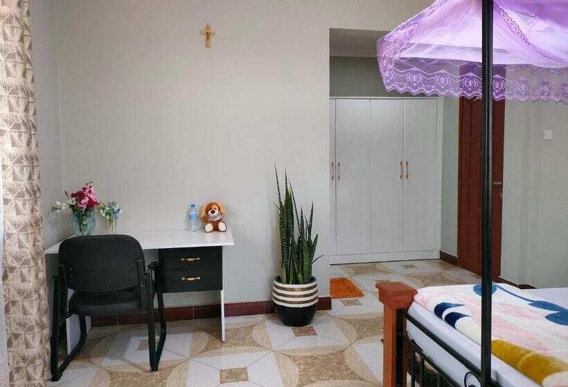 اتاق استاندارد, Keeney House At St. Gabriel S