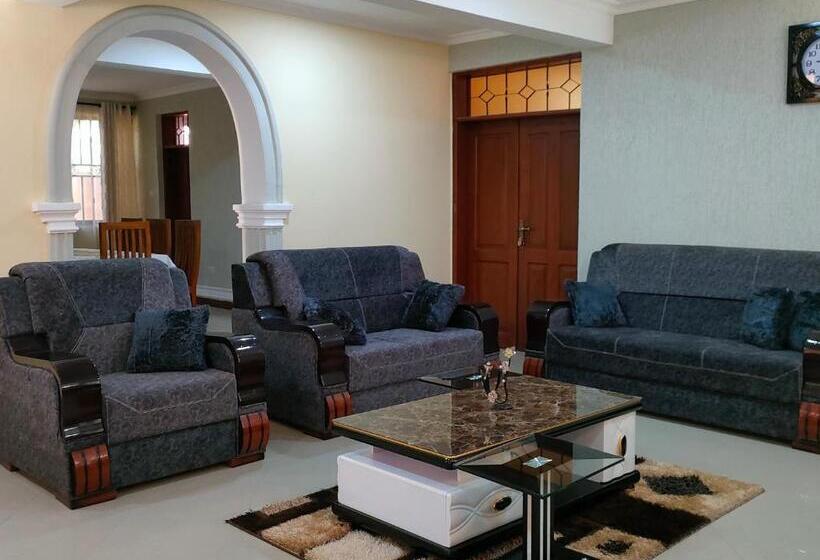 اتاق استاندارد, Keeney House At St. Gabriel S