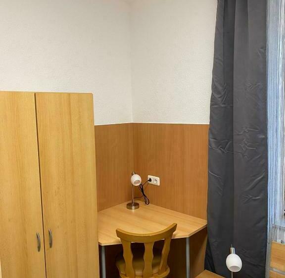 Quarto Estandar Individual, Gasthaus & Hotel Backhendlstation