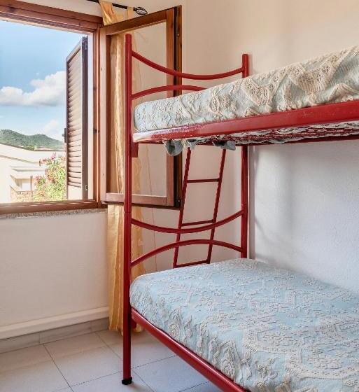 آپارتمان 2 خوابه, Apartments With Air Conditioning And Private Outdoor Area In The Center Of San Teodoro