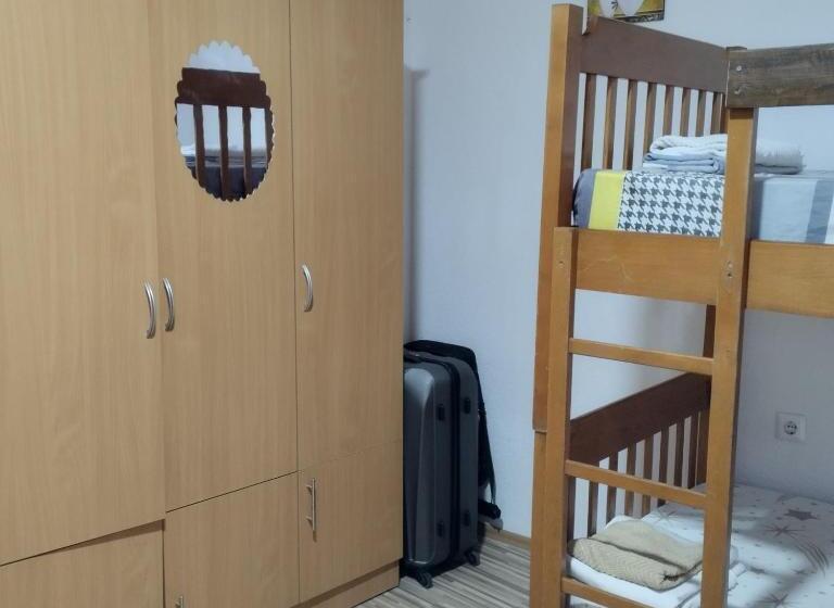 Кровать в Общей Комнате, Hostel Ora