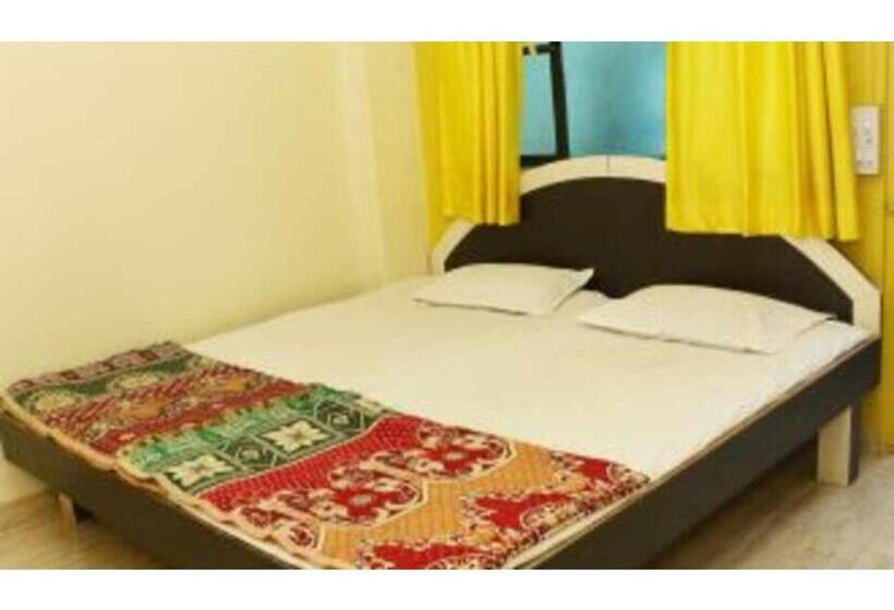 Номер Deluxe, Geeta Lodge, Solapur