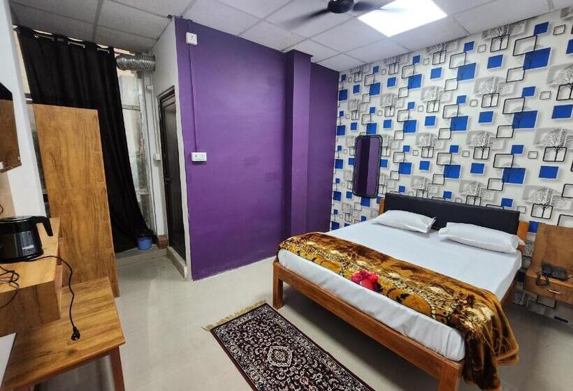 Standardrum, The Kashi Palace Inn ,varanasi ! Fully Air Conditioned Hotel At Prime Location With Parking Availabi