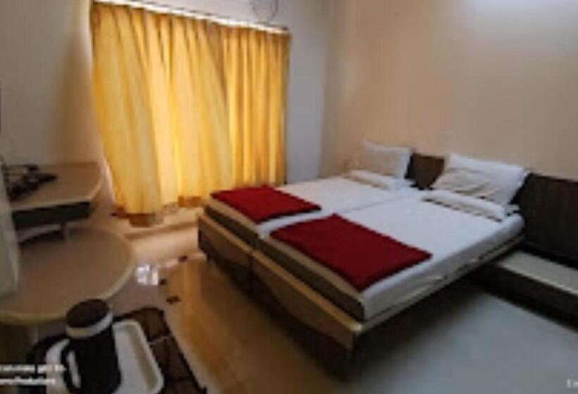 Номер Deluxe, Premier   Hotel In Saket Society Bhusawal