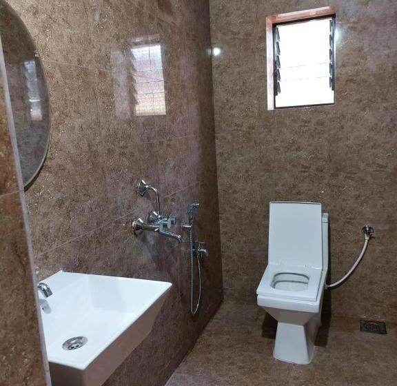 اتاق لوکس با بالکن و چشم‌انداز دریا, Joaqim S Baga Beach Resort Goa   50 Meters From Baga Beach