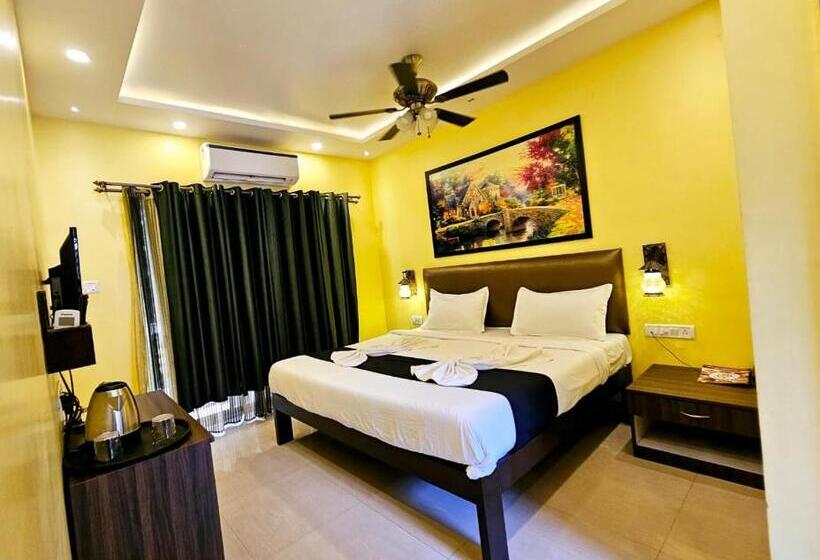 اتاق لوکس با بالکن و چشم‌انداز دریا, Joaqim S Baga Beach Resort Goa   50 Meters From Baga Beach