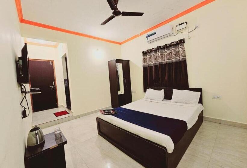 اتاق لوکس با بالکن و چشم‌انداز دریا, Joaqim S Baga Beach Resort Goa   50 Meters From Baga Beach