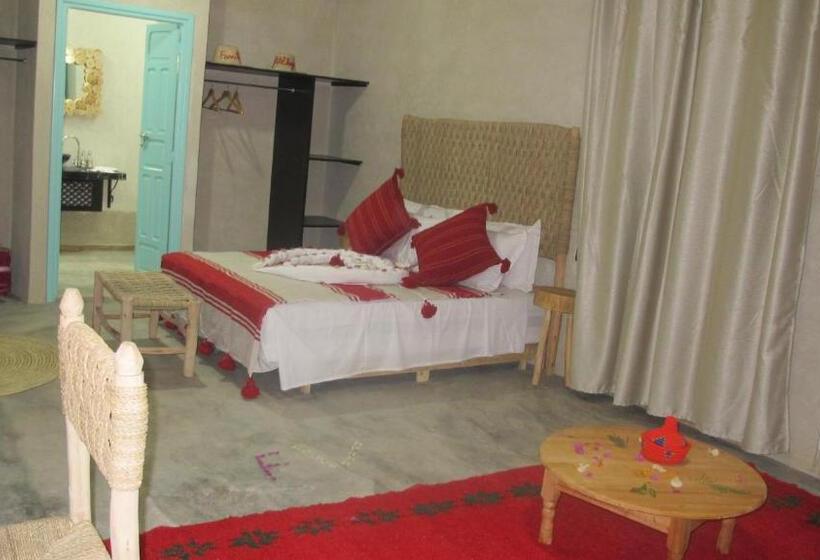 بانگلوی استاندارد, Family Village Marrakech