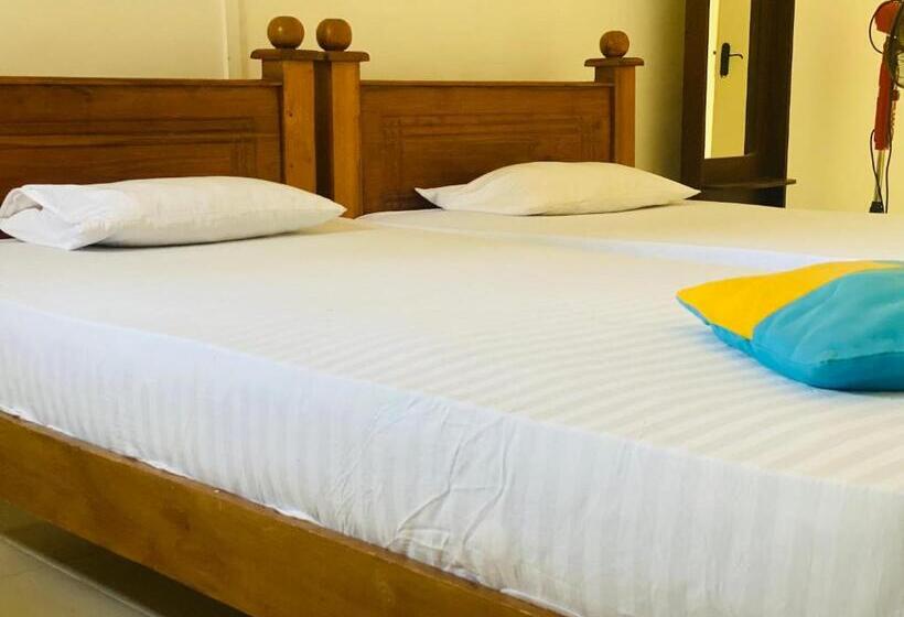 اتاق استاندارد, Sunflower Inn