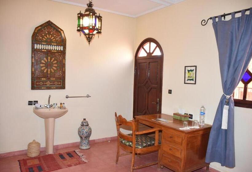 اتاق خانوادگی با چشم‌انداز باغ, Riad Le Petit Jardin