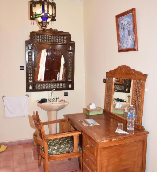 اتاق استاندارد سه تخته با چشم‌انداز باغ, Riad Le Petit Jardin