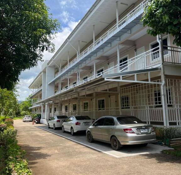 Номер Стандарт, Pj Place