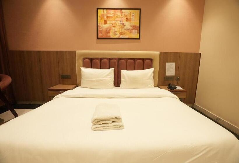 اتاق سوپریور با تخت بزرگ, Elite Hotel Lime Stay Greater Noida
