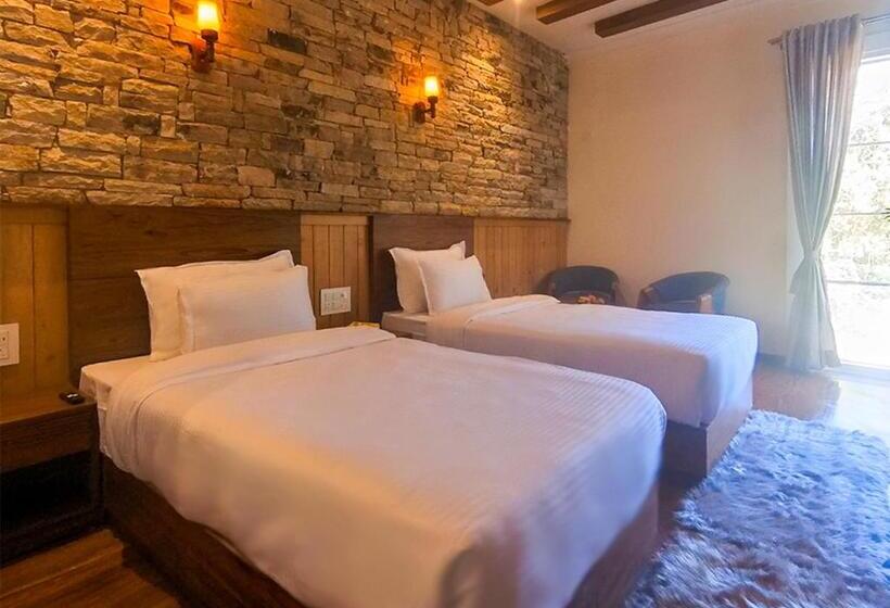 Номер Стандарт с Балконом, Moustache Bhimtal Luxuria, Nainital