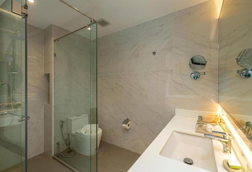 Номер Deluxe, Wyndham Garden Naithon Phuket