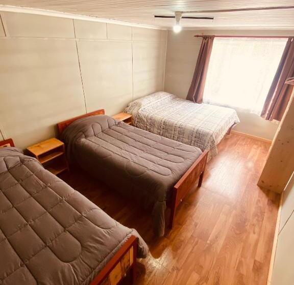 اتاق استاندارد چهارنفره با سرویس بهداشتی مشترک, Hostal Miraflores