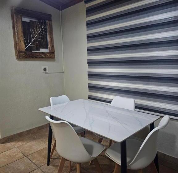 디럭스 룸, Yello Guest House Graskop