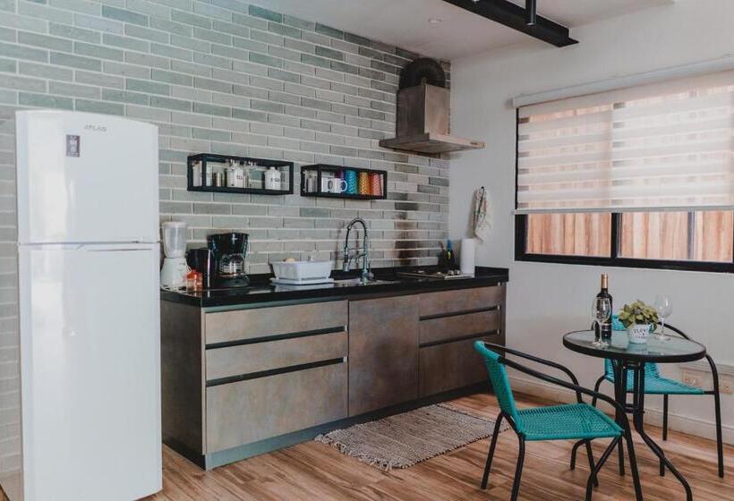 Апартаменты 2 Спальни, Peace Lofts And Apartments