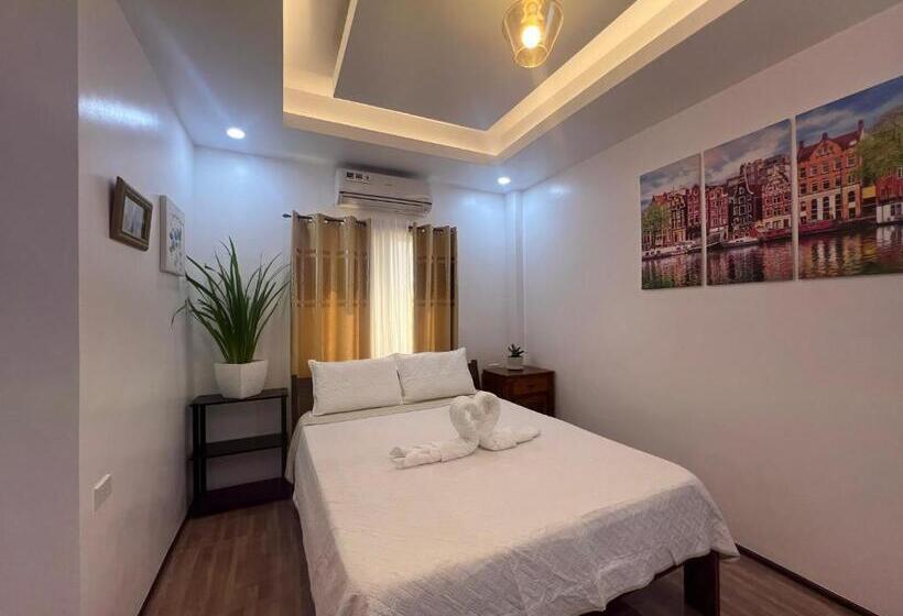 اتاق خانوادگی با چشم‌انداز باغ, Rich Vania Suites