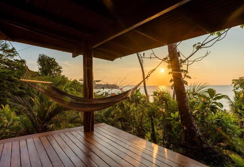 Стандартный Номер Кровать Кинг, The Tranquilo Lodge, Adult Only, All Meals Included