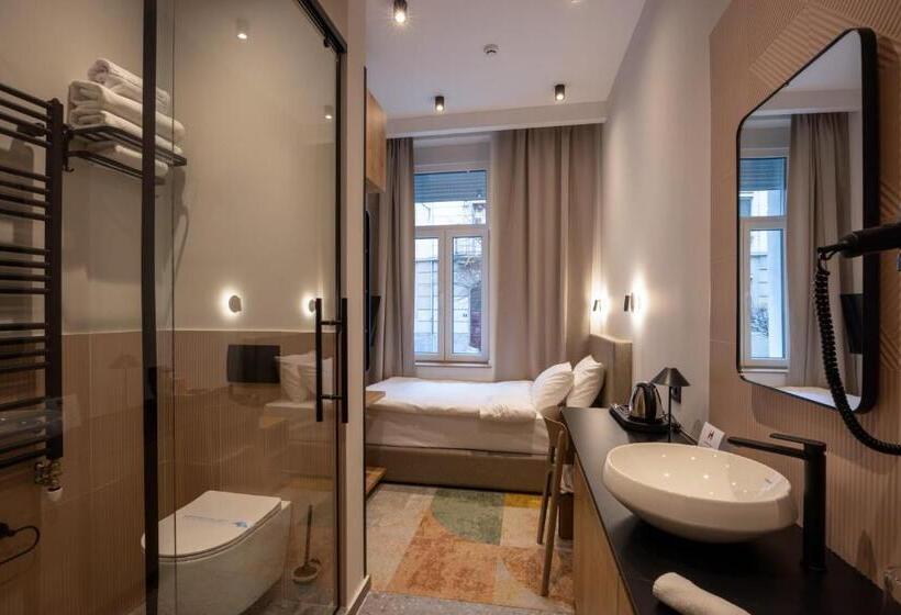 اتاق لوکس یک تخته, Hop Inn Rooms & Suites