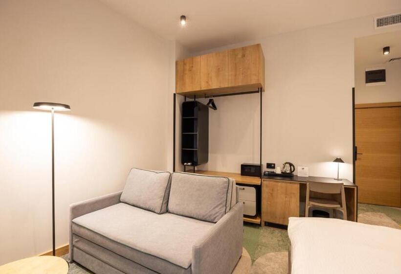 سوییت جونیور, Hop Inn Rooms & Suites