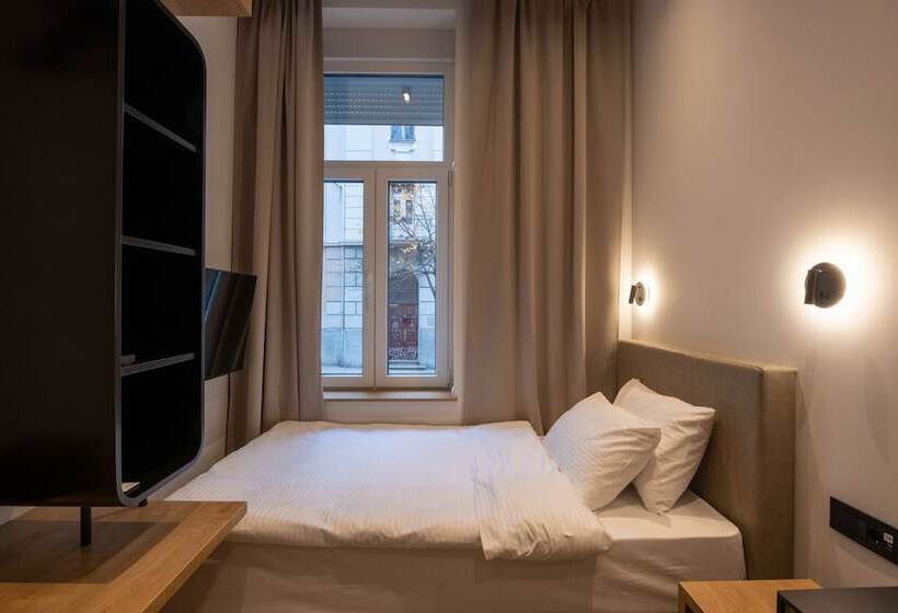 اتاق لوکس یک تخته, Hop Inn Rooms & Suites