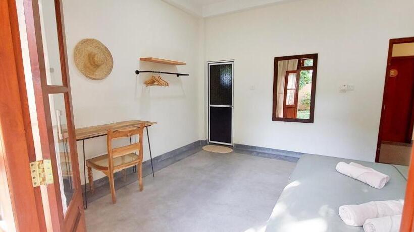 Номер Стандарт Внутренний, The Native Weligama