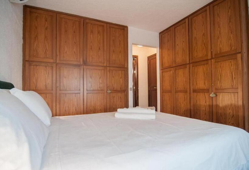1 Bedroom Penthouse Apartment, Umbrian Concierge   Duomo Accommodations
