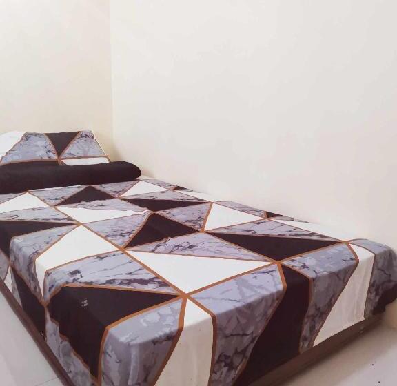 اتاق استاندارد, Burnham Hill Condominium