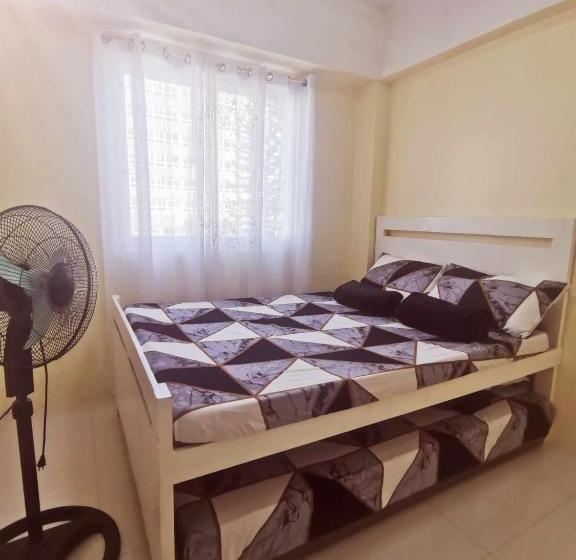 اتاق استاندارد, Burnham Hill Condominium